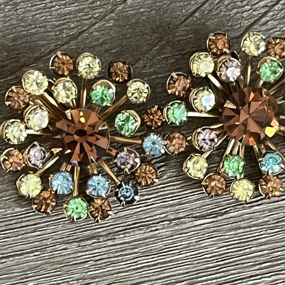 Vintage Glowers Uranium Multi-Color Crystal starburst clip Earrings mid-century - Picture 3 of 9